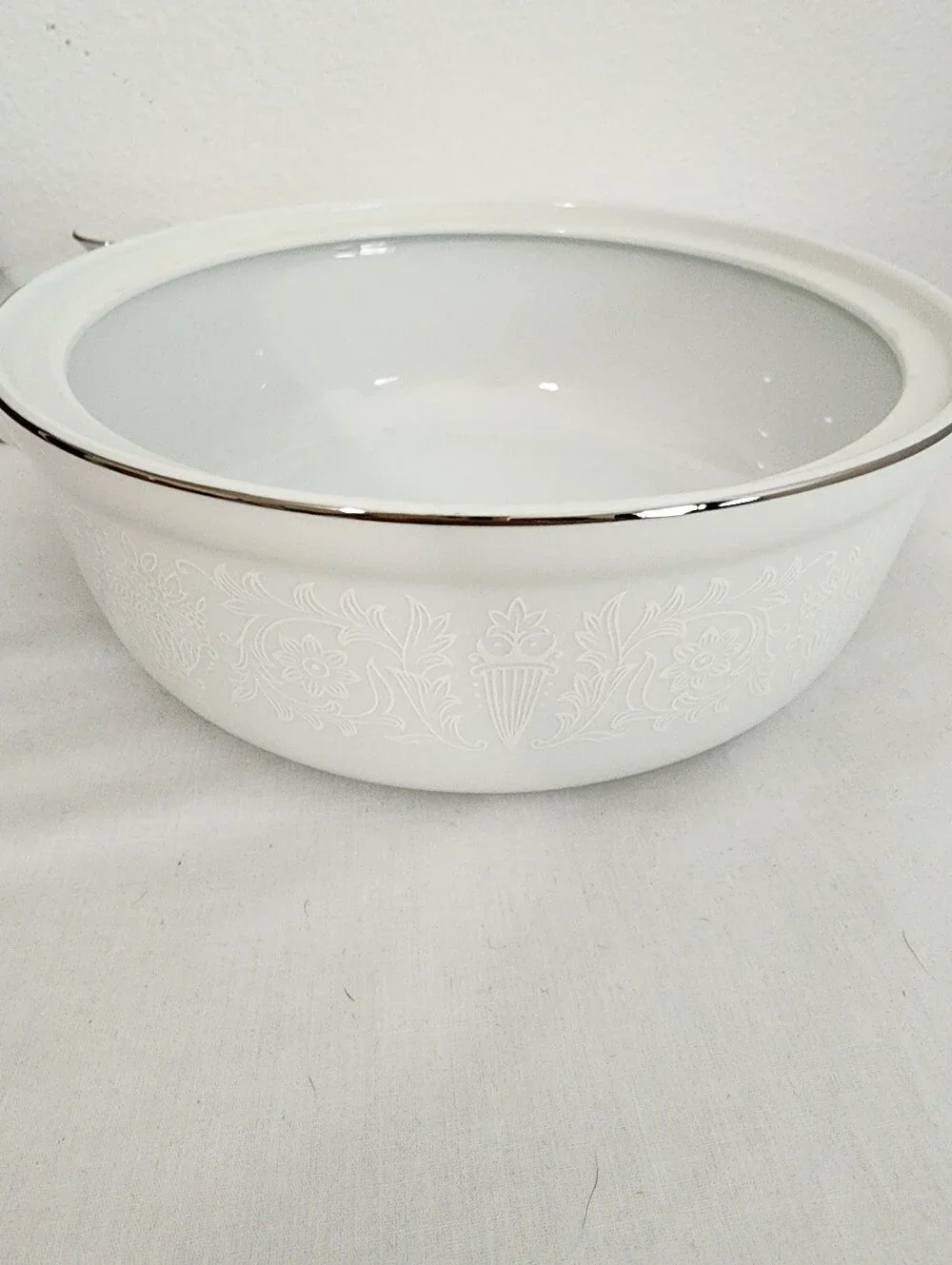 Crown Victoria Porcelain 2 Quart Round Covered Cassorole Dish Discontinued